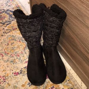 Like New SZ 8 Muk Luks